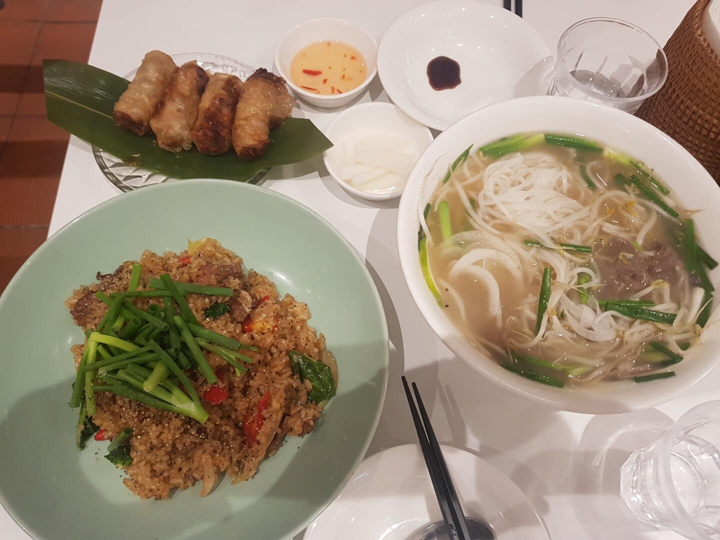 송파구 잠실역 맛집 촙촙(CHOP CHOP) 위치 리뷰 쌀국수 볶음밥 맛집