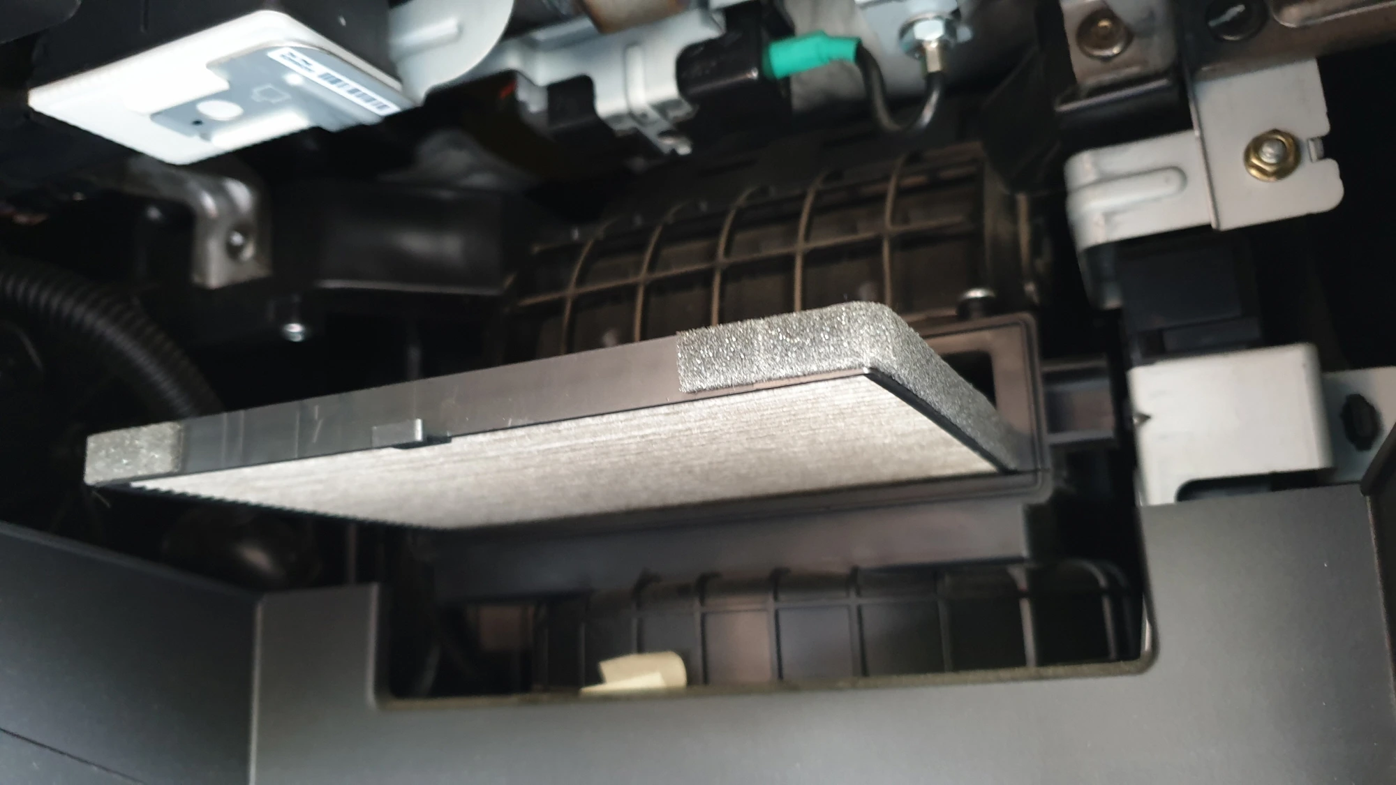 레이 실내공기필터 빼는 모습