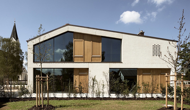 흰색-전원주택-옆