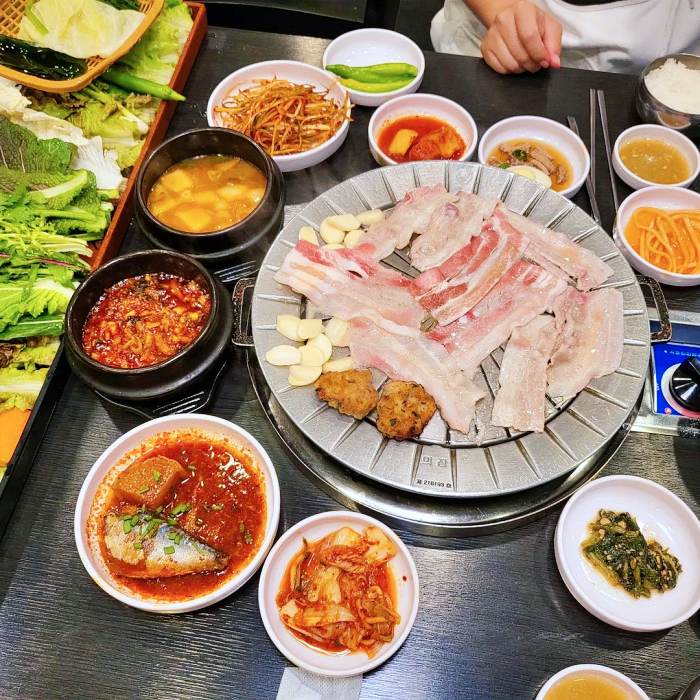 식객 허영만 백반기행 강남 신사 논현 우삼겹 쌈밥 맛집