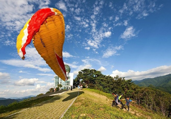 패러글라이딩-하는모습