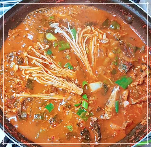 남해 독일마을 맛집 생멸치 조림, 멸치 쌈밥