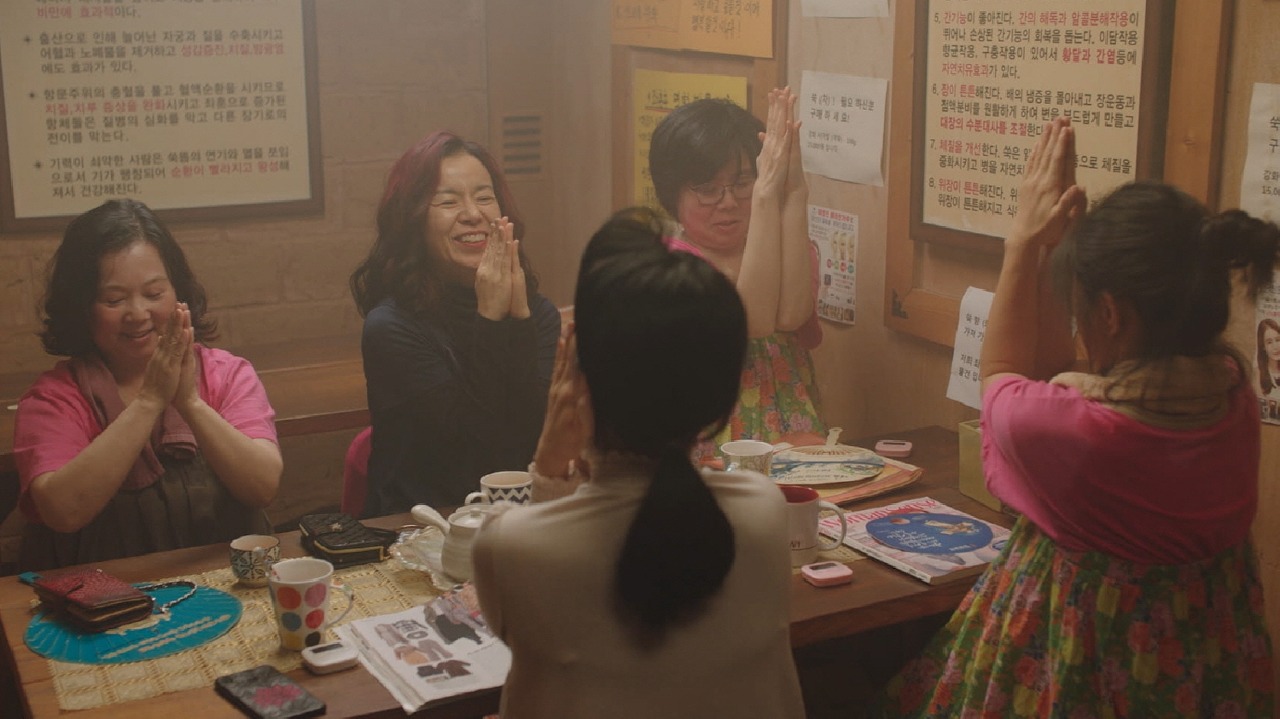 같은 속옷을 입는 두 여자: 양말복