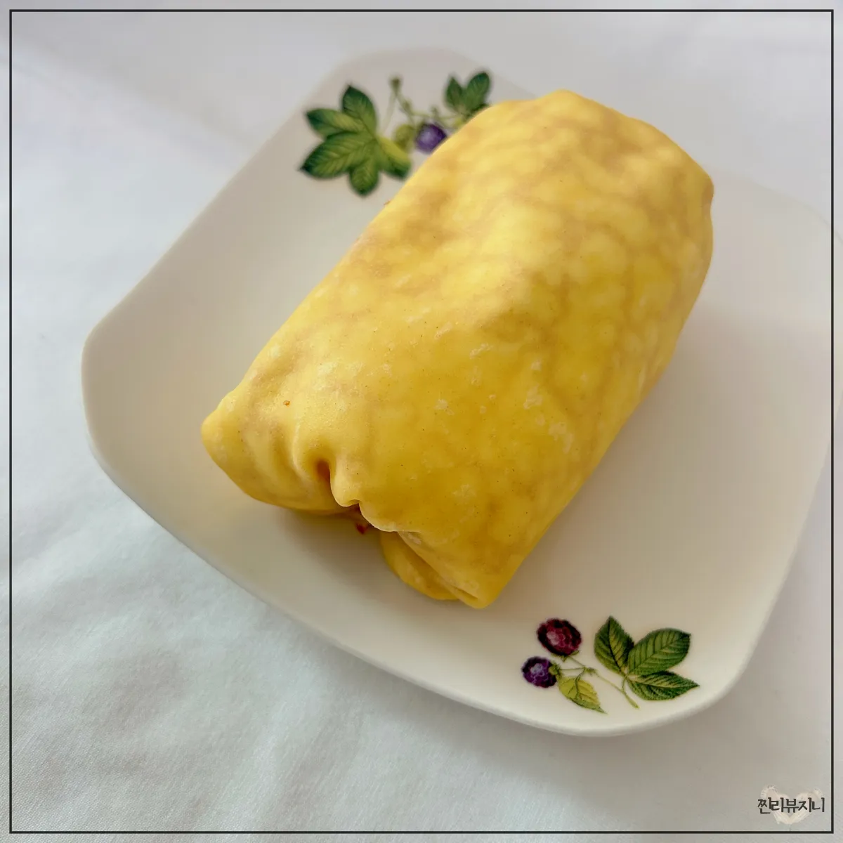 CU-편의점-수건케이크-생크림맛-자르기전-모습