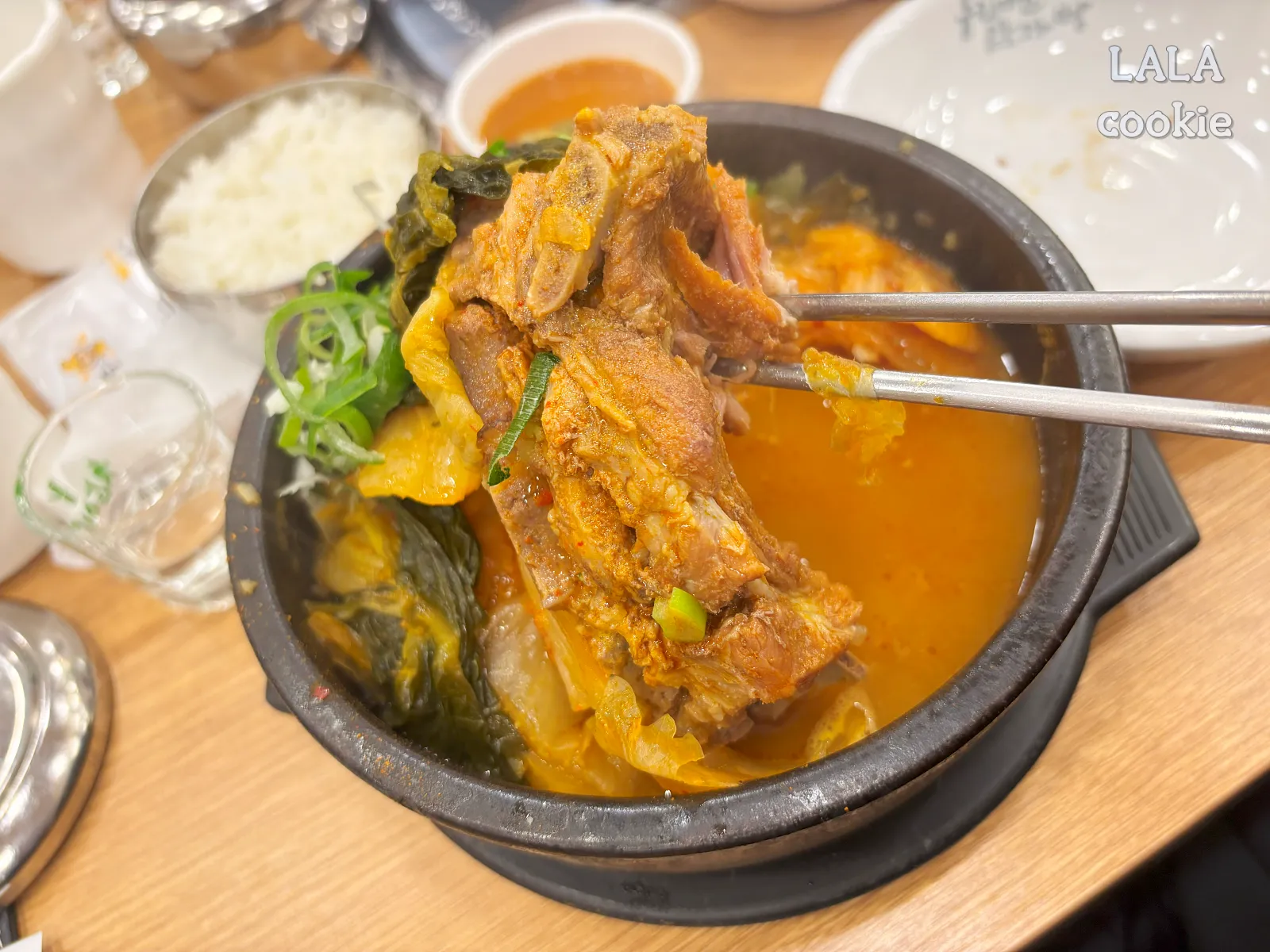 대구-달서구-상인동-맛집-누리마을감자탕-고기-크기