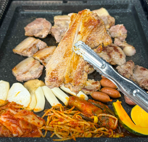 부뜰생고기한돈무한리필 대표 메뉴