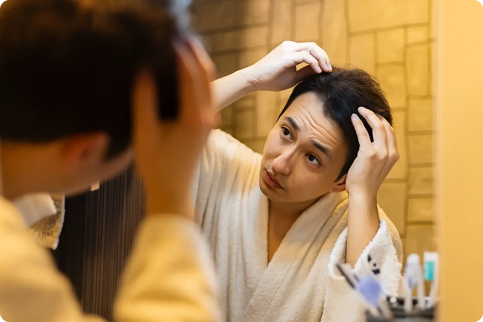 남녀 탈모의 결정적 차이와 관리 포인트