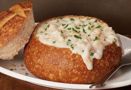 클램 차우더 in 사워도우 빵