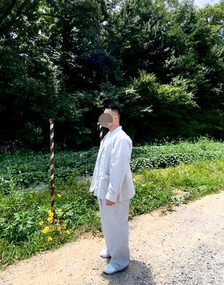 데일리룩('26. 6. 26.)지유 X 엔지니어드 가먼츠 코드레인 재킷 팬츠 셋업, 무신사 무신사스탠다드 쿨탠다드 티셔츠, 아식스 오니즈카타이거 멕시코 66 화이트골드