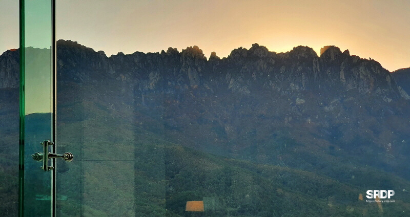 소노펠리체-델피노-더엠브로시아-울산바위뷰-카페