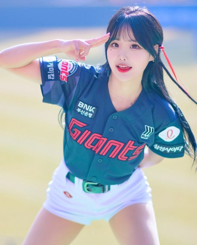 최홍라 치어리더 완벽 분석: 나이, 학력, 프로필 및 2026년 한화 이글스 이적 비하인드 스토리