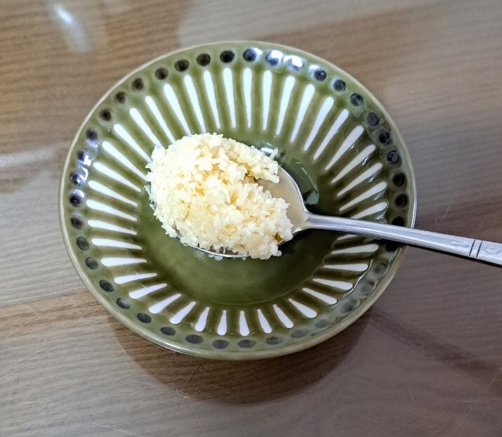 미나리 무침 재료 다진마늘 1스푼