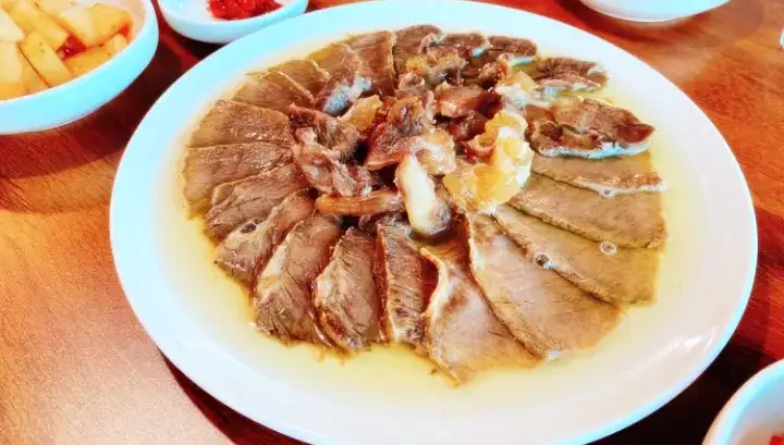 식객 허영만 백반기행 정시아 한우곰탕 한우 수육 공주 맛집 소개