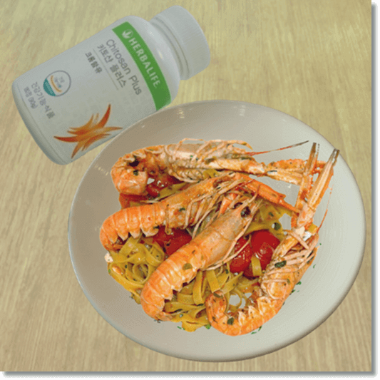 새우 요리와 키토산 보충제