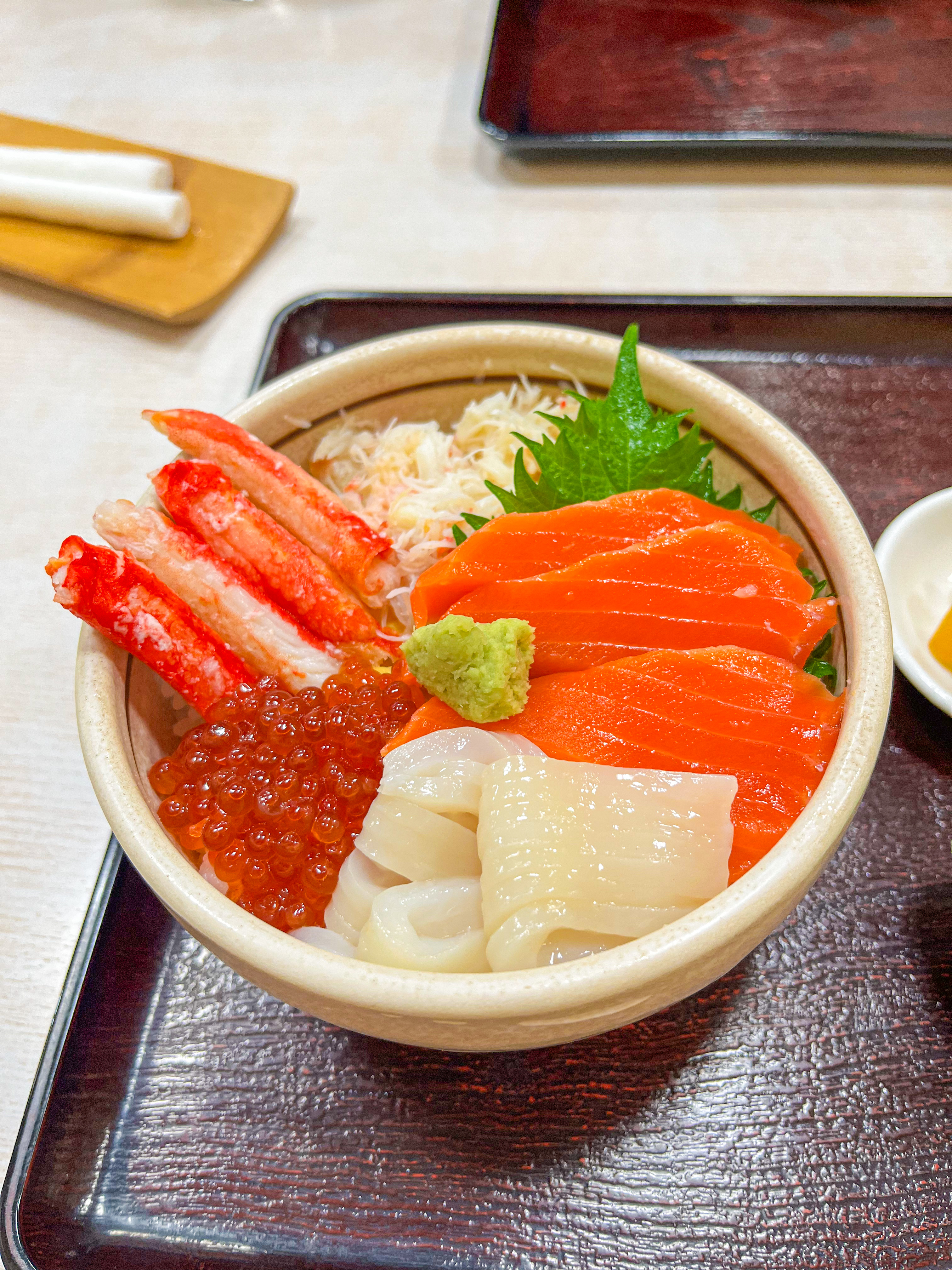 하코다테 아침시장 맛집 – 에비스 스시 쇼쿠도 해산물 덮밥 솔직 후기