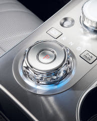 '엔진 발전기'로 주행거리 늘린 친환경차 EREV…