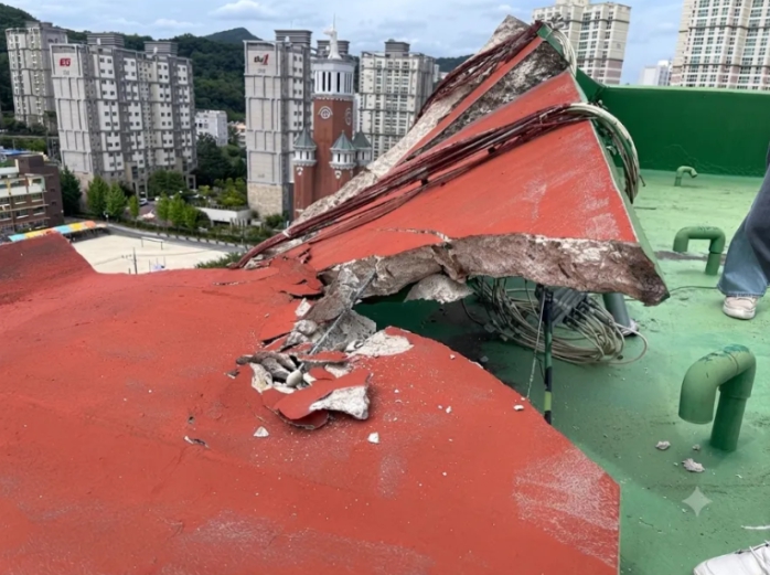 광주 봉선동 30년 된 아파트 붕괴