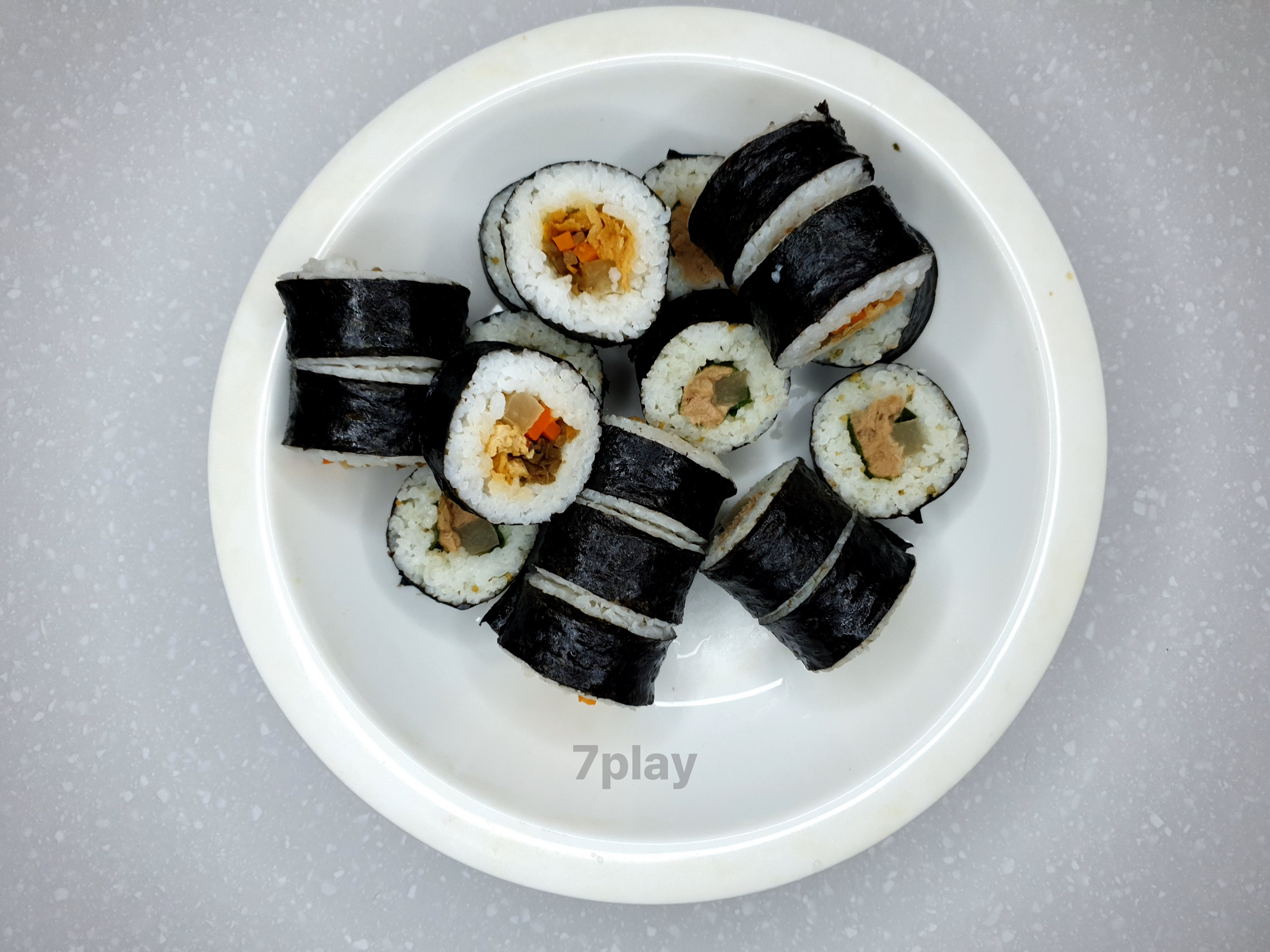 노브랜드_냉동_김밥_든든한_한끼_침치마여김밥_유부우엉김밥_리뷰_칼로리_후기_가격_비교