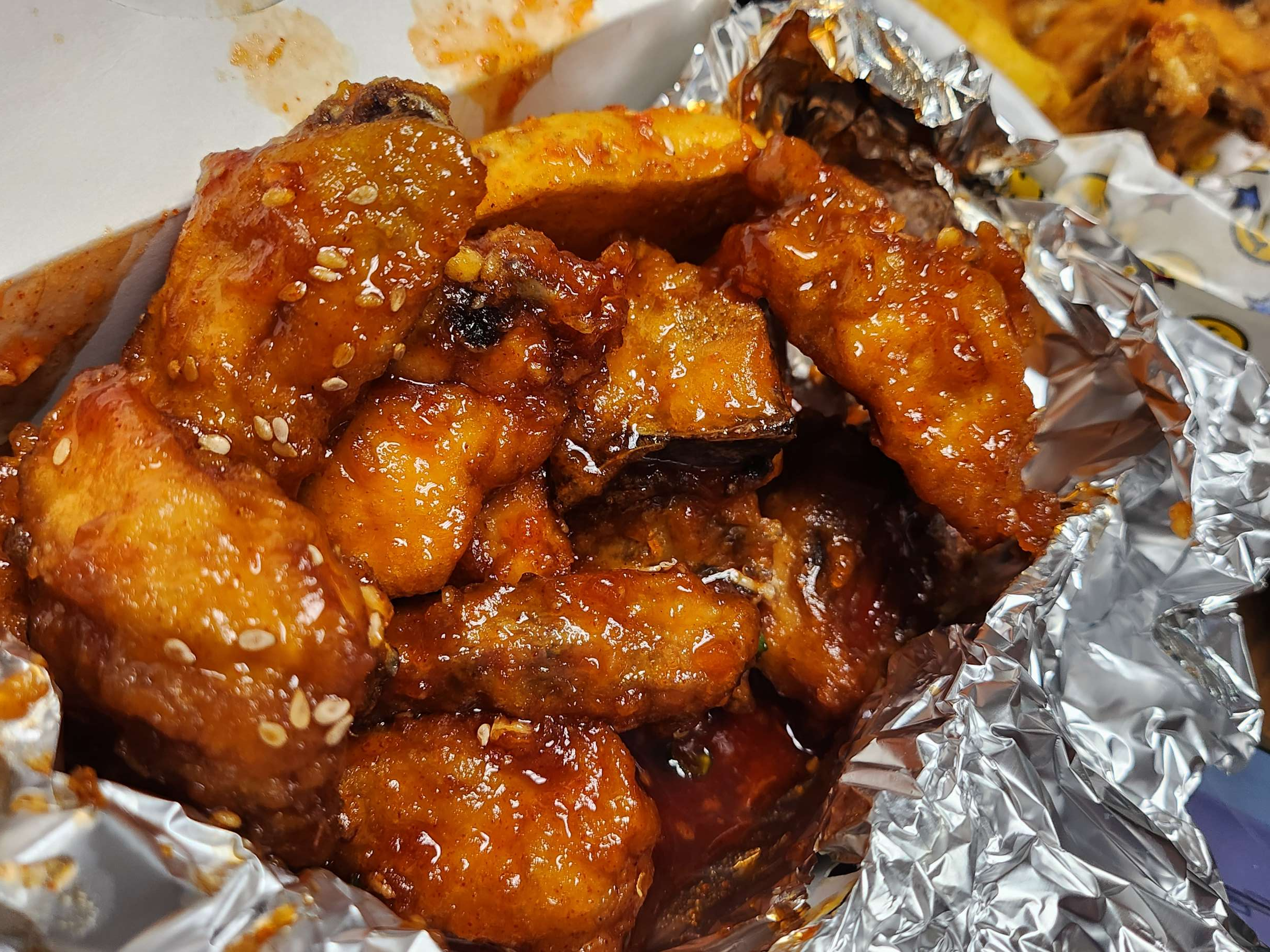 양념치킨입니다