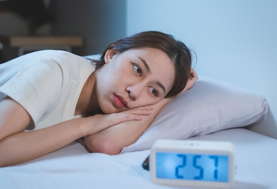 불면증 수면장애 수면위생 불면증치료 잠못드는이유 수면질환 수면개선 수면습관 스트레스관리 건강관리