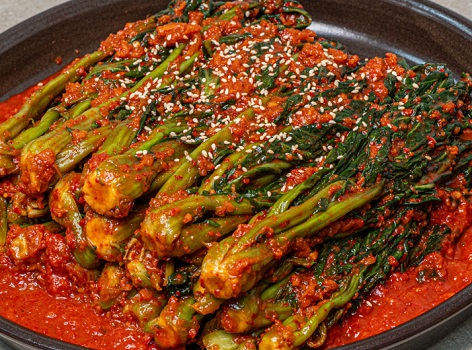 극한직업-광주-공장-여름김치