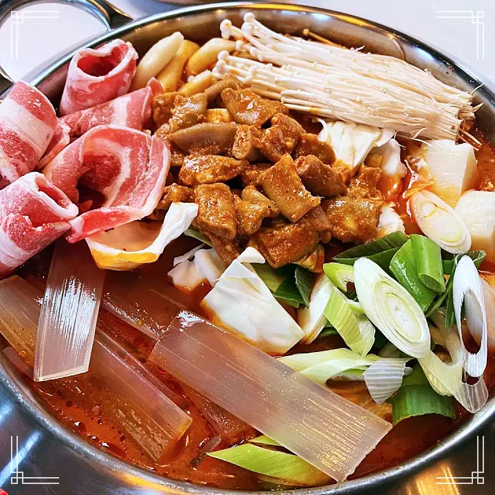 토요일은 밥이좋아 군포 산본 닭볶음탕 맛집 투움바 로제 차돌 닭도리탕 곱도리탕 닭떡볶이 게살볶음밥 현지인 추천 토밥 좋아 방송정보