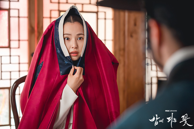 밤에 피는 꽃 드라마 줄거리 등장인물 웹툰 재방송 ott 시청률