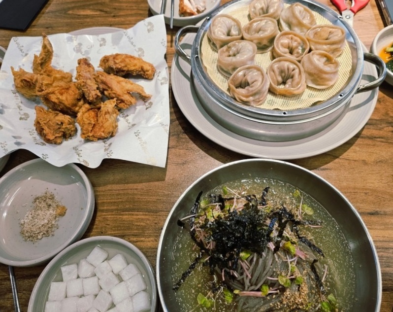 충주-메밀치킨-막국수-조합-메밀마당