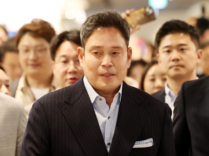 신세계그룹이 전자상거래(이커머스) 경쟁력 강화를 위해 중국 알리바바와 손을 잡는다. 사진은 정용진 신세계그룹 회장.