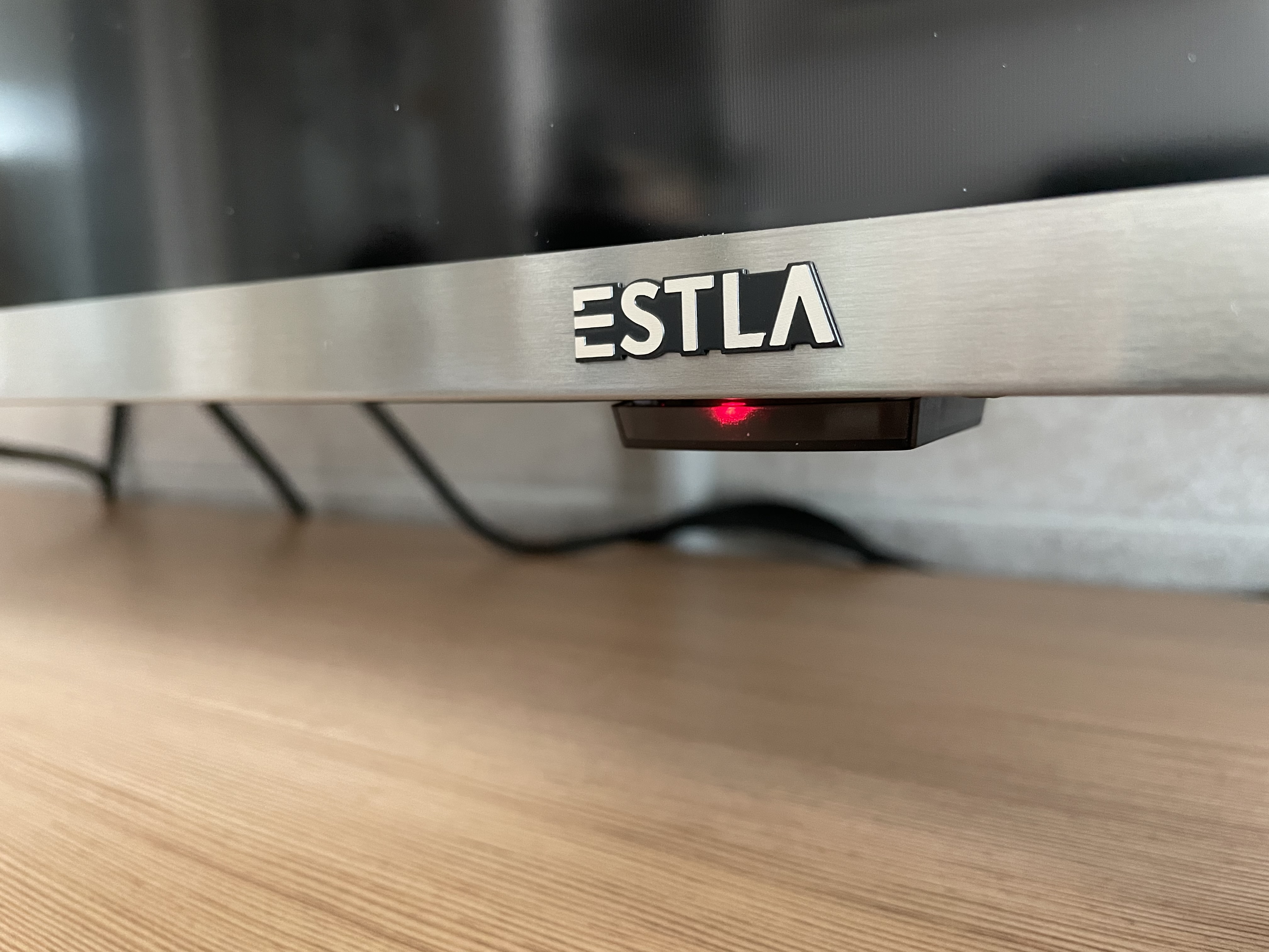 이스트라TV 하단 리모컨 수신부