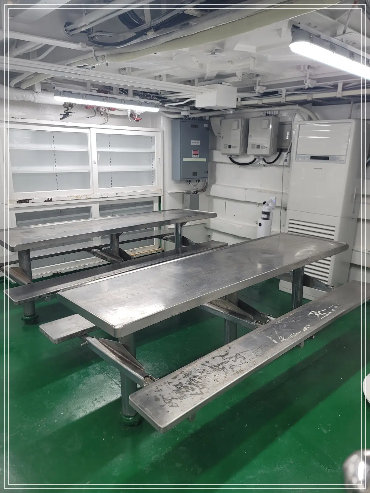 마산함-사병식당-테이블