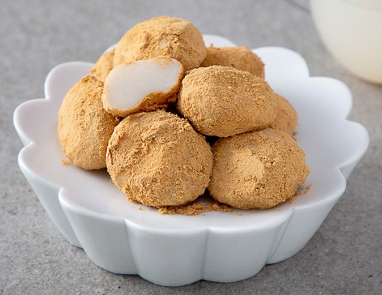 한국의 떡 종류 복숭아떡-인절미