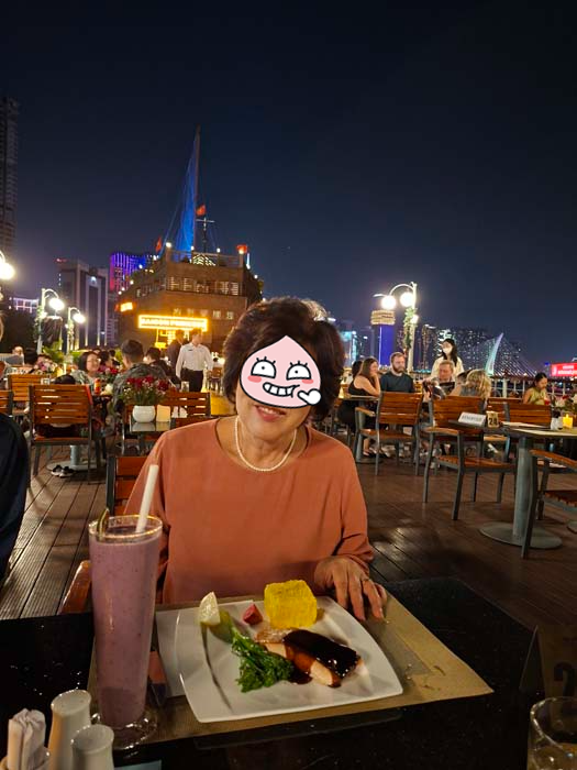호치민 연어 스테이크 디너