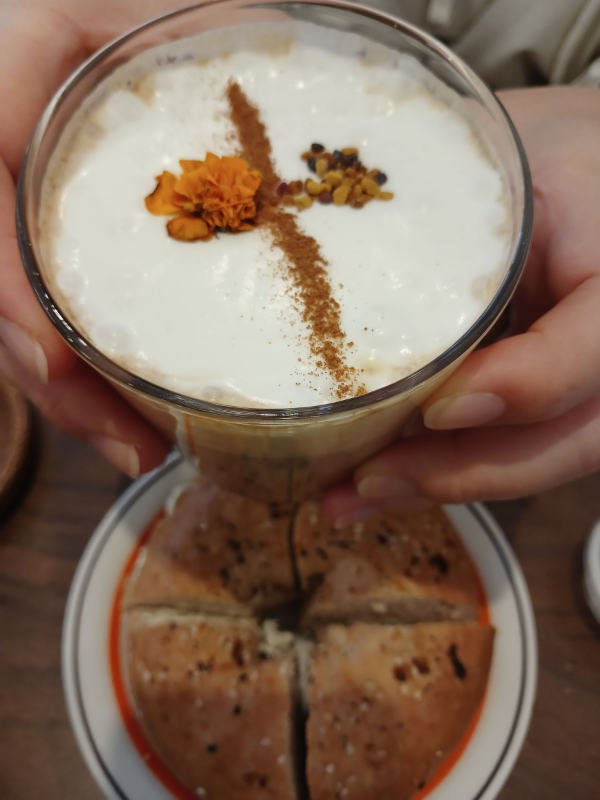 새참커피 라떼와 베이글