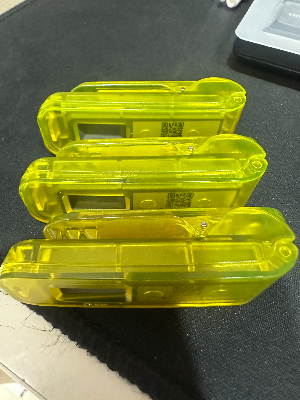 병원 방사선사 가슴에 착용하는 개인선량계(TLD) 사진