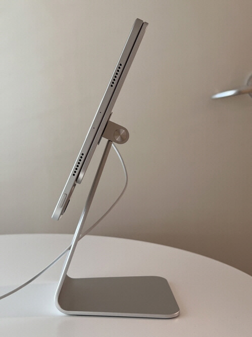 아이패드 마그네틱 거치대