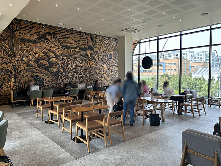 스타벅스-마곡나루공원점-내부2