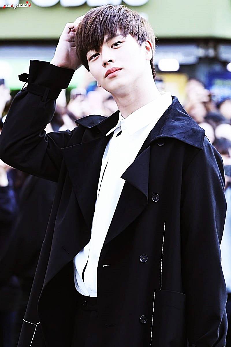 가수-겸-배우-육성재