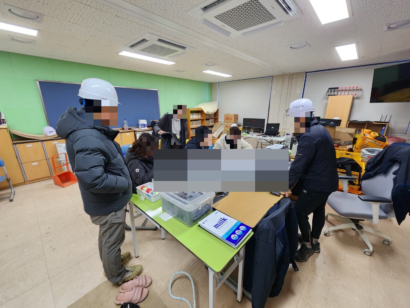 고용노동부 근로감독관 방문 당시 현장 자료 확인