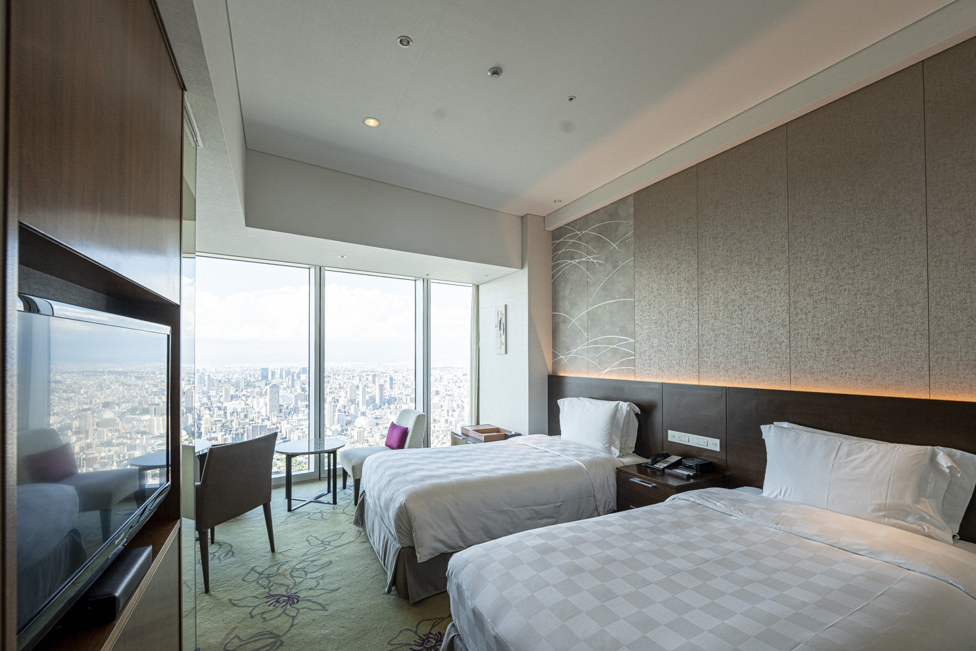 Original source photograph 139 for Osaka and Kansai Hotels: 36 Stay and Bathing Records, Plus 8 Official Introductions