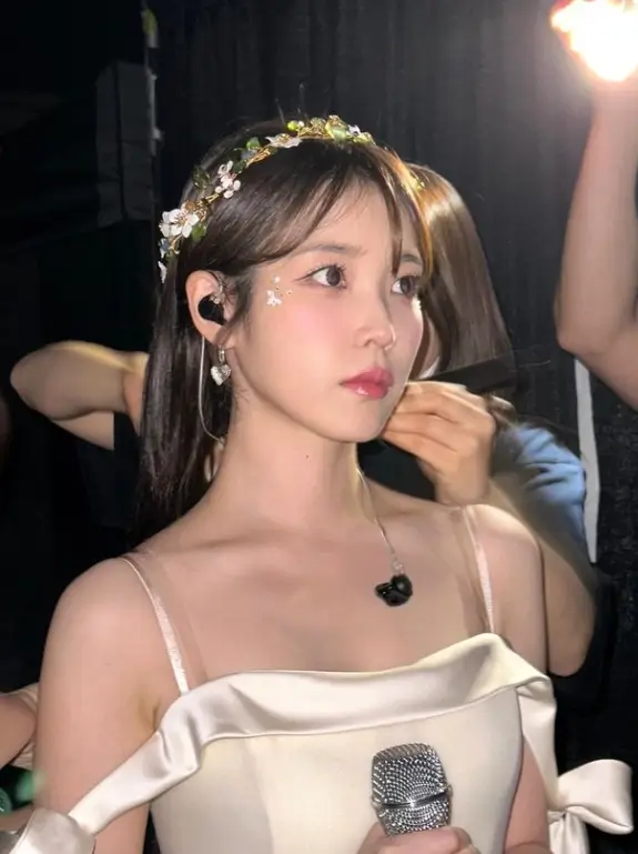 아이유 IU 프로필 갤러리ㅣ노래 음악 mbti 인스타 유튜브