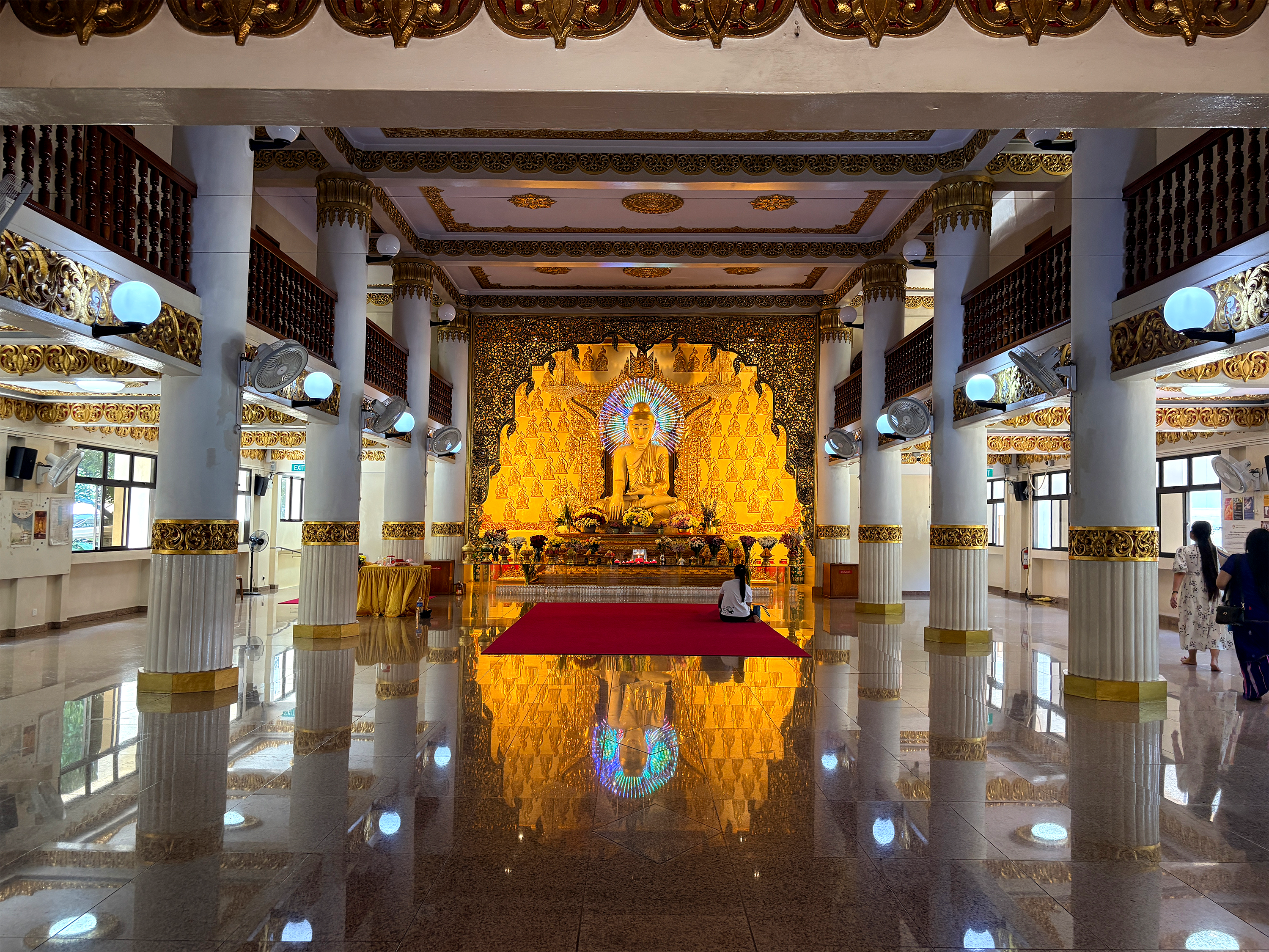 미얀마 불교사원(Burmese Buddhist Temple) 법당 전경