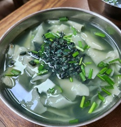 다슬기수제비