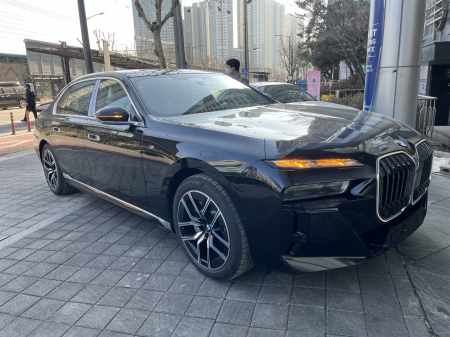 BMW 740I