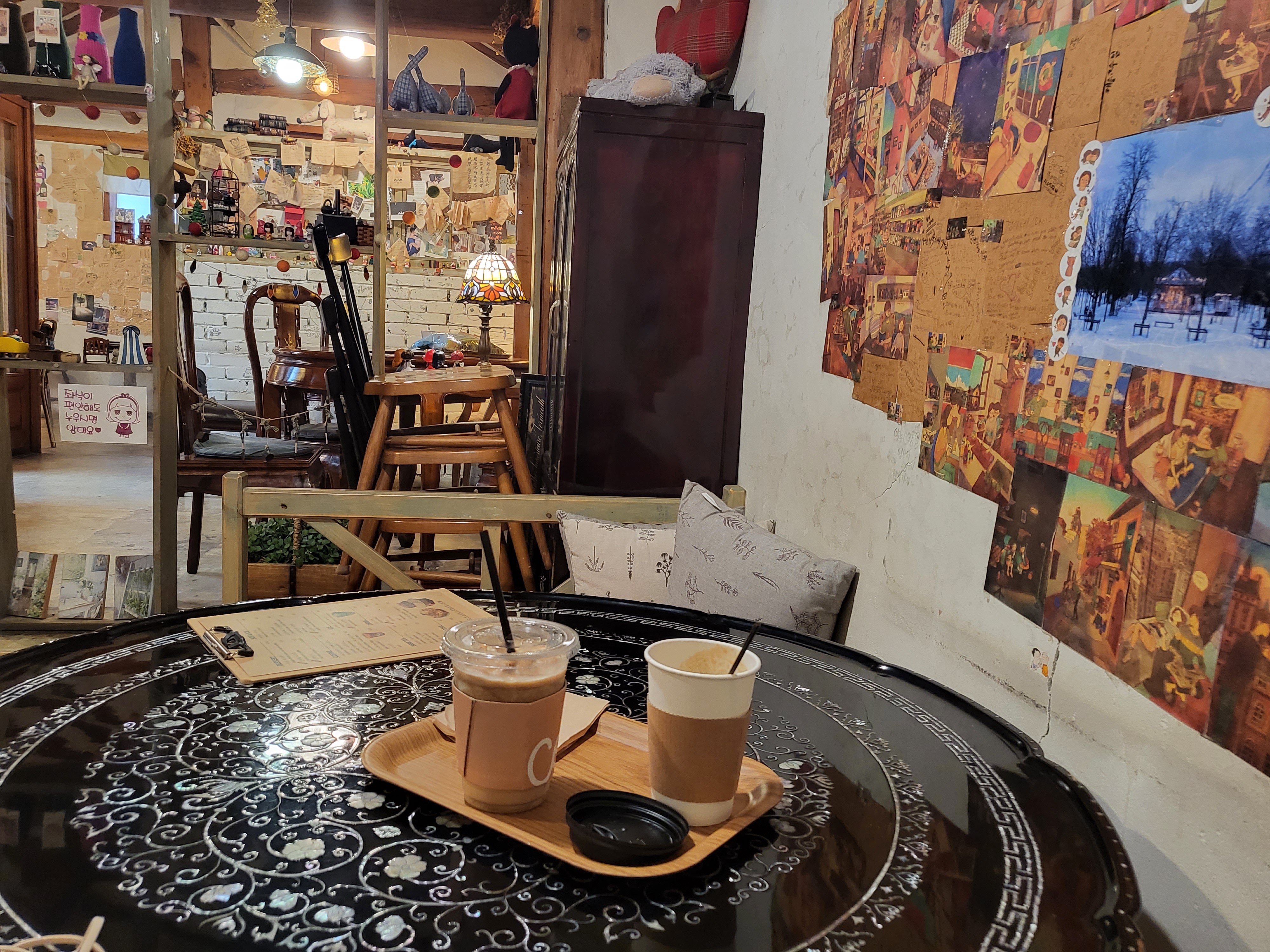 삼청동 우리동네 커피집 미숫가루스무디와 대추차