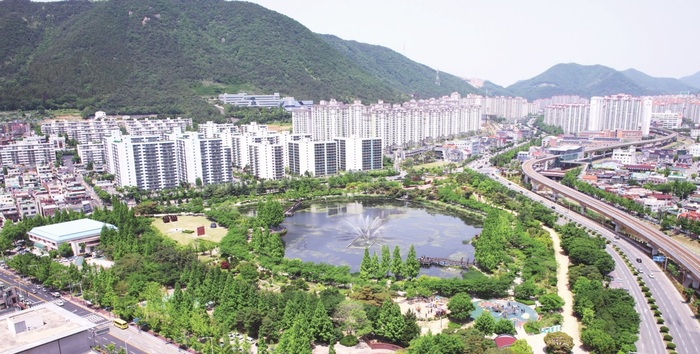 지방자치의 모범 김해시 전경 사진