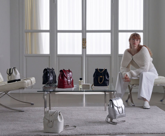 카디널레드하우아백