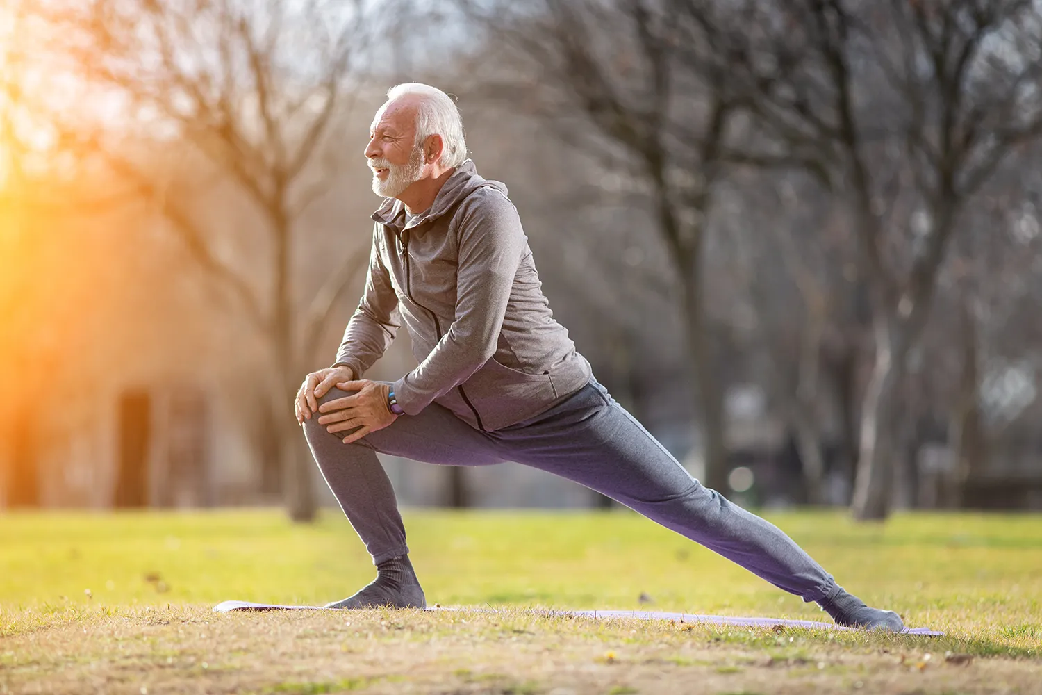 다리-스트레칭하는-노인-남성