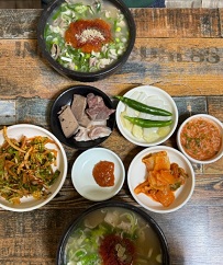 돼지국밥두그릇 