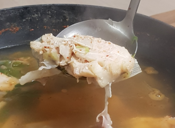 서울큰입탕 큰입탕 대구탕 대구맑은탕 내부 포장 2인분 두툼한 생선살